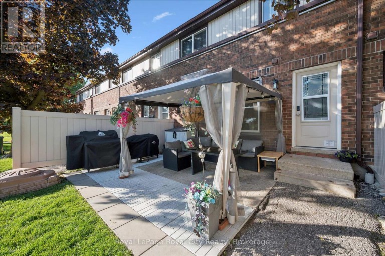 18 - 80 BURNS DRIVE, Guelph (Riverside Park), Ontario, N1H6V9