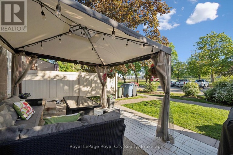 18 - 80 BURNS DRIVE, Guelph (Riverside Park), Ontario, N1H6V9