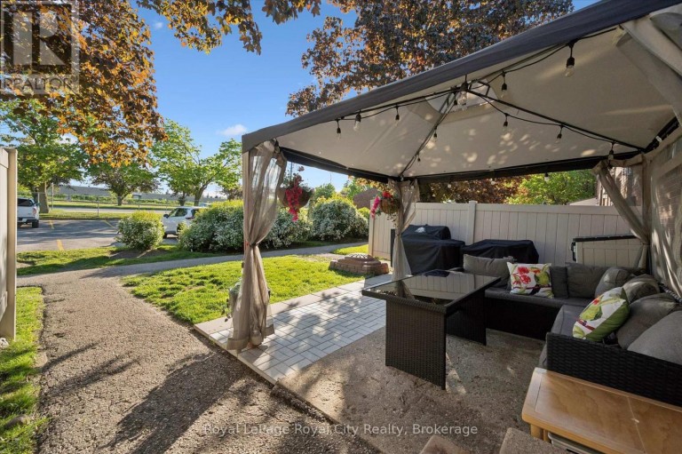 18 - 80 BURNS DRIVE, Guelph (Riverside Park), Ontario, N1H6V9