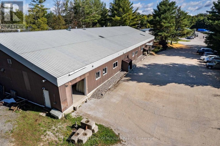 11 GRAY ROAD, Bracebridge (Macaulay), Ontario, P1L1P8