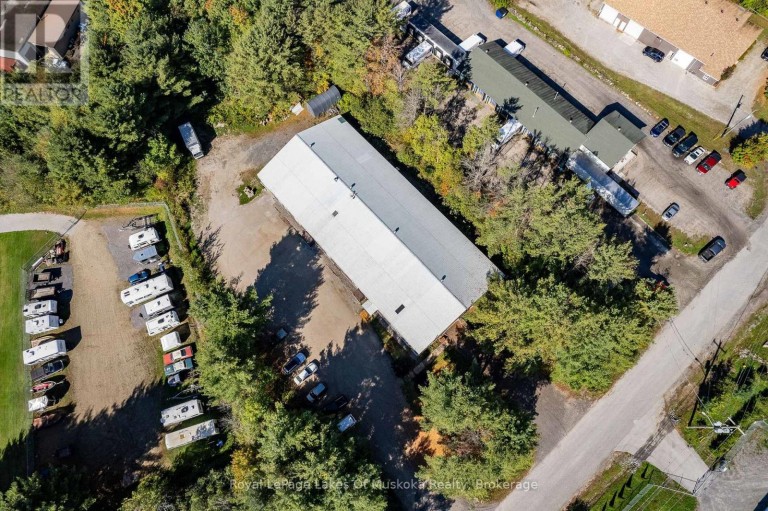 11 GRAY ROAD, Bracebridge (Macaulay), Ontario, P1L1P8