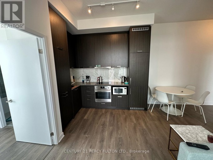 512 - 10 HONEYCRISP CRESCENT, Vaughan (Vaughan Corporate Centre), Ontario, L4K0M7