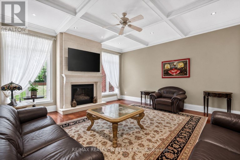 16 BOYLE DRIVE, Richmond Hill (South Richvale), Ontario, L4C6C9