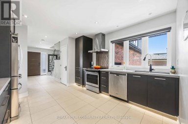 34 WALWYN AVENUE Toronto (Humberlea-Pelmo Park) Ontario photo 11