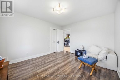 34 WALWYN AVENUE Toronto (Humberlea-Pelmo Park) Ontario photo 20