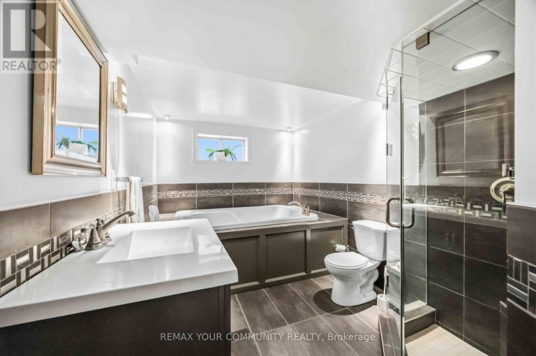 34 WALWYN AVENUE, Toronto (Humberlea-Pelmo Park), Ontario, M9N3H5