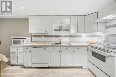 34 WALWYN AVENUE Toronto (Humberlea-Pelmo Park) Ontario photo 31