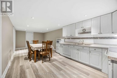 34 WALWYN AVENUE Toronto (Humberlea-Pelmo Park) Ontario photo 32