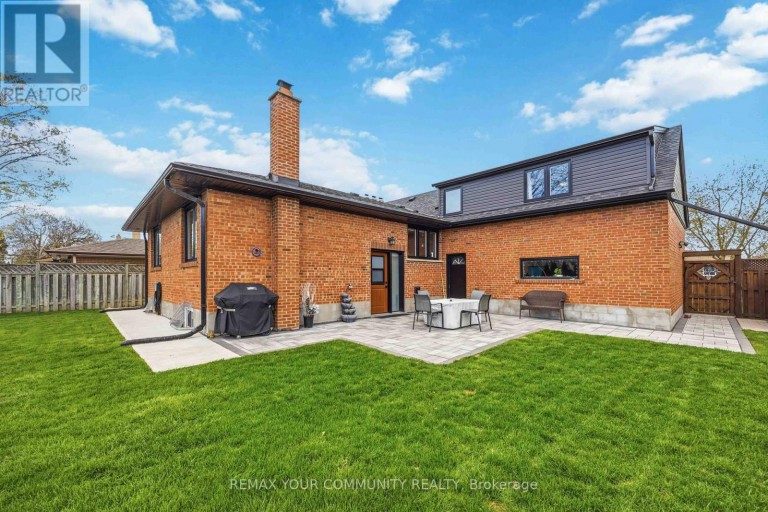 34 WALWYN AVENUE, Toronto (Humberlea-Pelmo Park), Ontario, M9N3H5