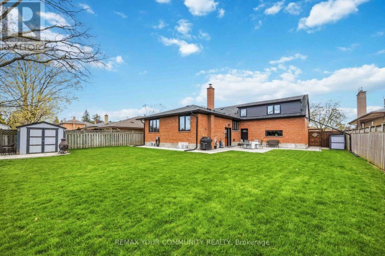 34 WALWYN AVENUE, Toronto (Humberlea-Pelmo Park), Ontario, M9N3H5