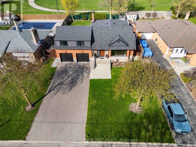 34 WALWYN AVENUE, Toronto (Humberlea-Pelmo Park), Ontario, M9N3H5