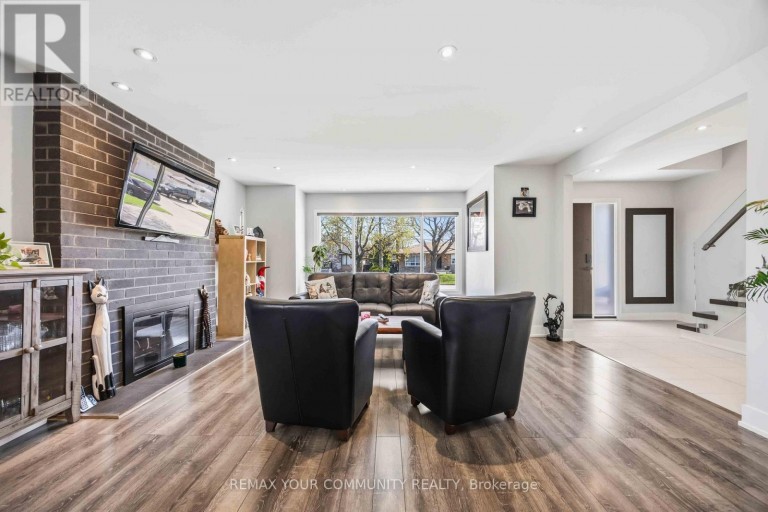 34 WALWYN AVENUE, Toronto (Humberlea-Pelmo Park), Ontario, M9N3H5