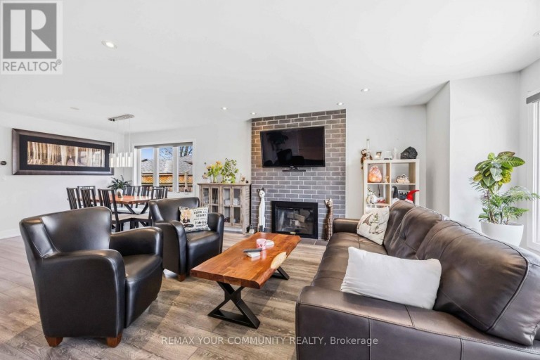 34 WALWYN AVENUE, Toronto (Humberlea-Pelmo Park), Ontario, M9N3H5