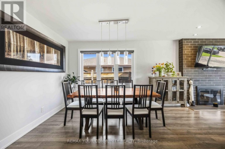 34 WALWYN AVENUE, Toronto (Humberlea-Pelmo Park), Ontario, M9N3H5