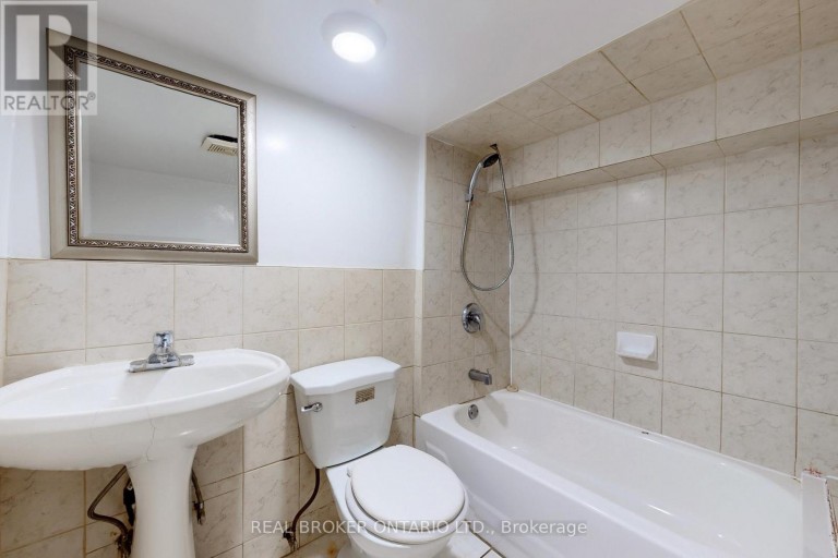 BSMT - 102 BOWIE AVENUE, Toronto (Briar Hill-Belgravia), Ontario, M6E2P7