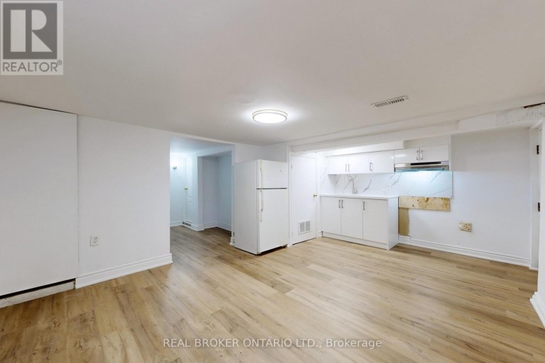 BSMT - 102 BOWIE AVENUE, Toronto (Briar Hill-Belgravia), Ontario, M6E2P7