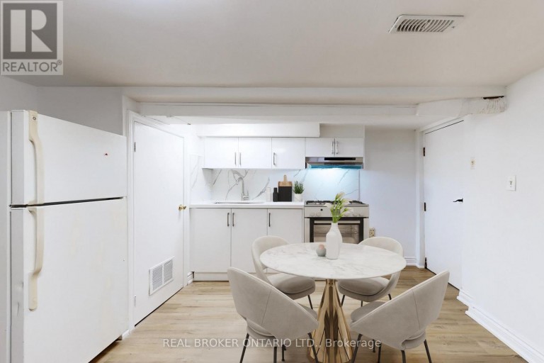 BSMT - 102 BOWIE AVENUE, Toronto (Briar Hill-Belgravia), Ontario, M6E2P7