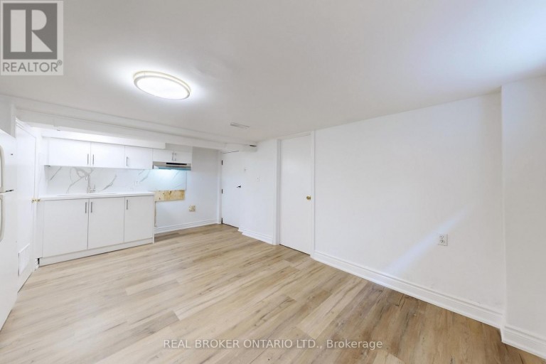 BSMT - 102 BOWIE AVENUE, Toronto (Briar Hill-Belgravia), Ontario, M6E2P7