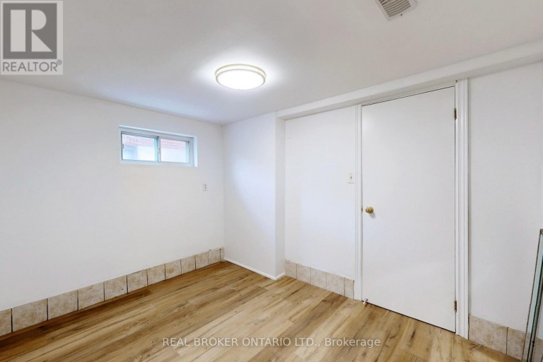 BSMT - 102 BOWIE AVENUE, Toronto (Briar Hill-Belgravia), Ontario, M6E2P7