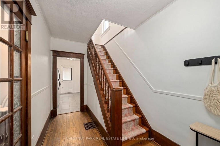 94 BRISCOE STREET E, London South (South F), Ontario, N6C1X2
