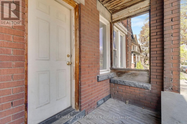 8 - 5 FAIRHOLT ROAD N, Hamilton (Stipley), Ontario, L8M2S9