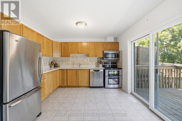 26 FALLINGBROOK CRESCENT, Kawartha Lakes (Lindsay), Ontario, K9V0B3