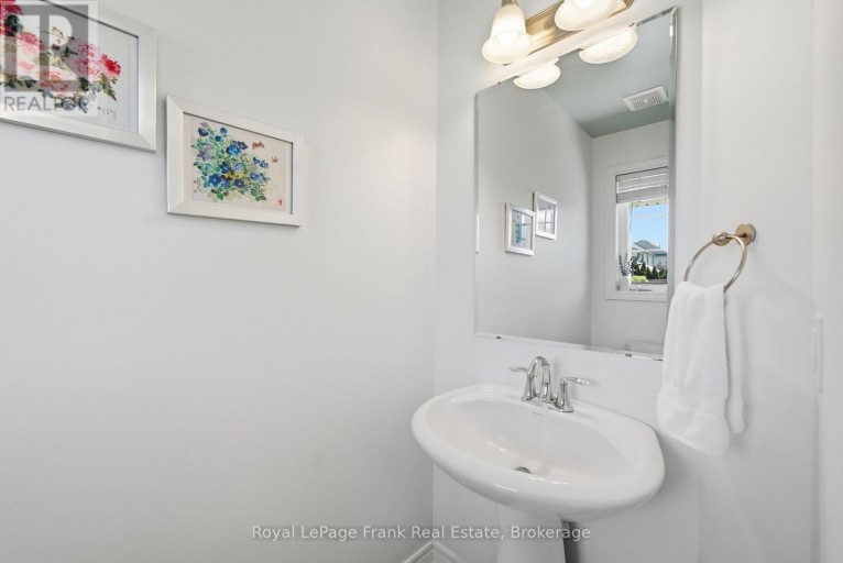 26 FALLINGBROOK CRESCENT, Kawartha Lakes (Lindsay), Ontario, K9V0B3