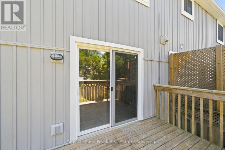 26 FALLINGBROOK CRESCENT, Kawartha Lakes (Lindsay), Ontario, K9V0B3