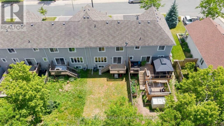 26 FALLINGBROOK CRESCENT, Kawartha Lakes (Lindsay), Ontario, K9V0B3