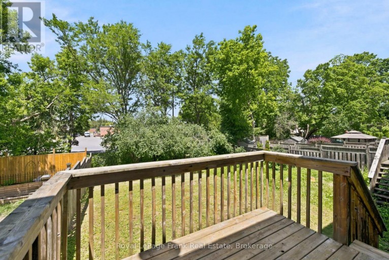 26 FALLINGBROOK CRESCENT, Kawartha Lakes (Lindsay), Ontario, K9V0B3