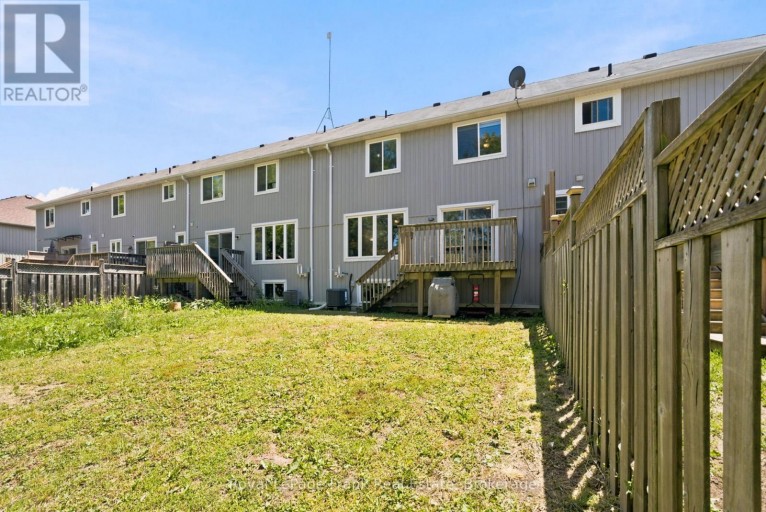 26 FALLINGBROOK CRESCENT, Kawartha Lakes (Lindsay), Ontario, K9V0B3