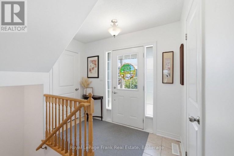 26 FALLINGBROOK CRESCENT, Kawartha Lakes (Lindsay), Ontario, K9V0B3