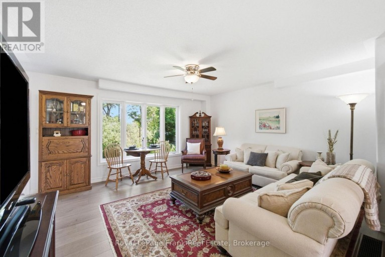 26 FALLINGBROOK CRESCENT, Kawartha Lakes (Lindsay), Ontario, K9V0B3