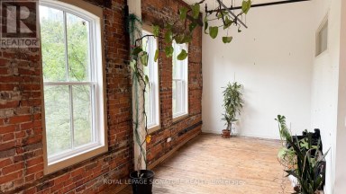 309 - 132 ADELAIDE STREET E Toronto (Church-Yonge Corridor) Ontario photo 3
