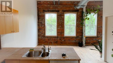 309 - 132 ADELAIDE STREET E Toronto (Church-Yonge Corridor) Ontario photo 5