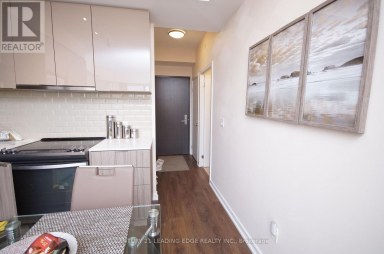 324 - 52 FOREST MANOR ROAD Toronto (Henry Farm) Ontario photo 4