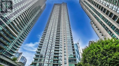 201 - 18 HARBOUR STREET Toronto (Waterfront Communities) Ontario photo 1
