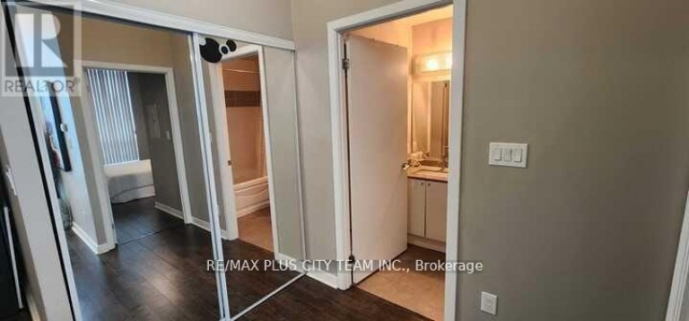 201 - 18 HARBOUR STREET, Toronto (Waterfront Communities), Ontario, M5J2Z6