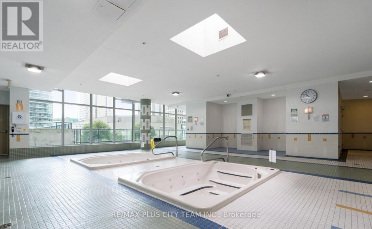 201 - 18 HARBOUR STREET, Toronto (Waterfront Communities), Ontario, M5J2Z6