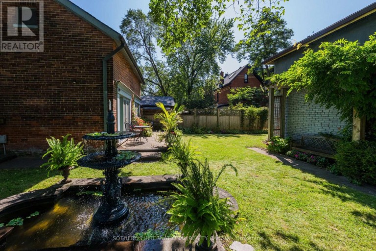 21 ROSE AVENUE, Toronto (Cabbagetown-South St. James Town), Ontario, M4X1N7