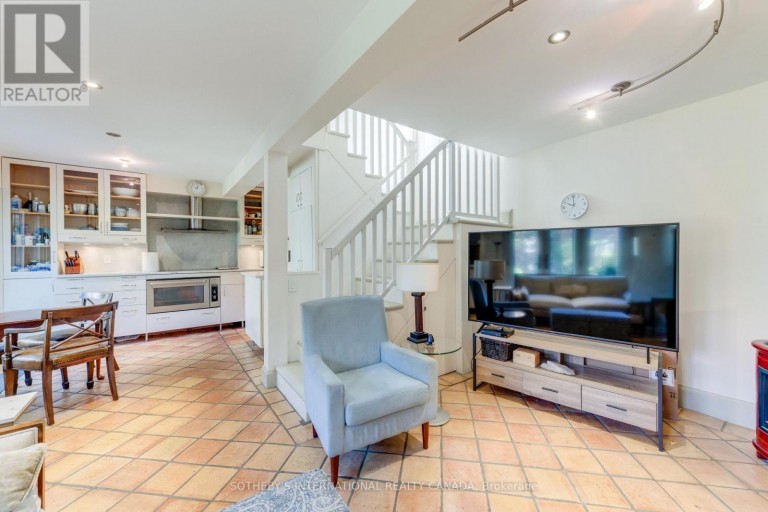 21 ROSE AVENUE, Toronto (Cabbagetown-South St. James Town), Ontario, M4X1N7