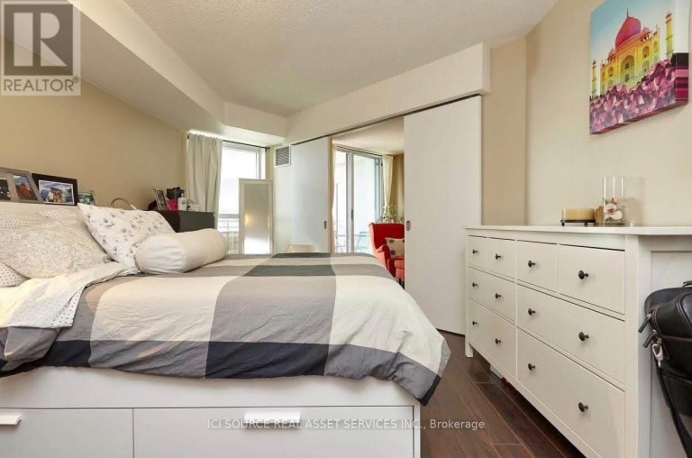 812 - 228 QUEENS QUAY W, Toronto (Waterfront Communities), Ontario, M5J2X1