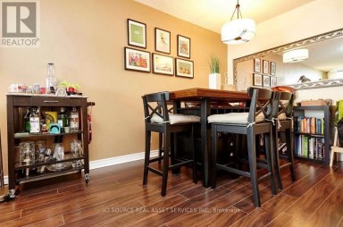 812 - 228 QUEENS QUAY W Toronto (Waterfront Communities) Ontario photo 4