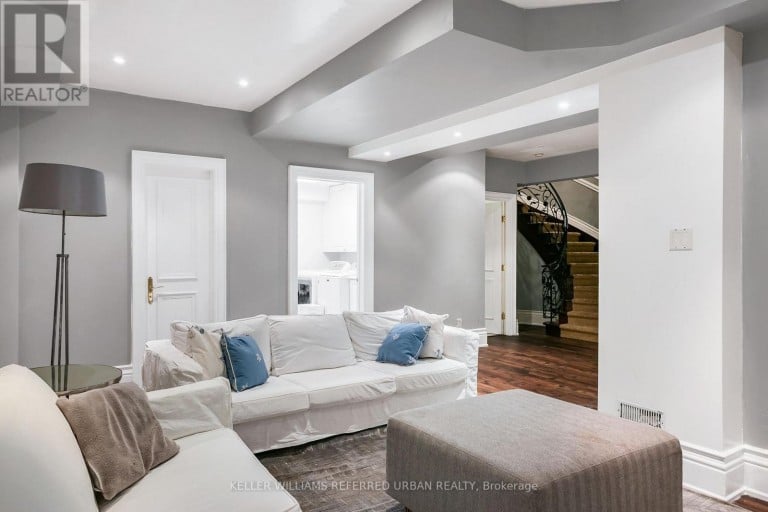45 MATHERSFIELD DRIVE, Toronto (Rosedale-Moore Park), Ontario, M4W3W4