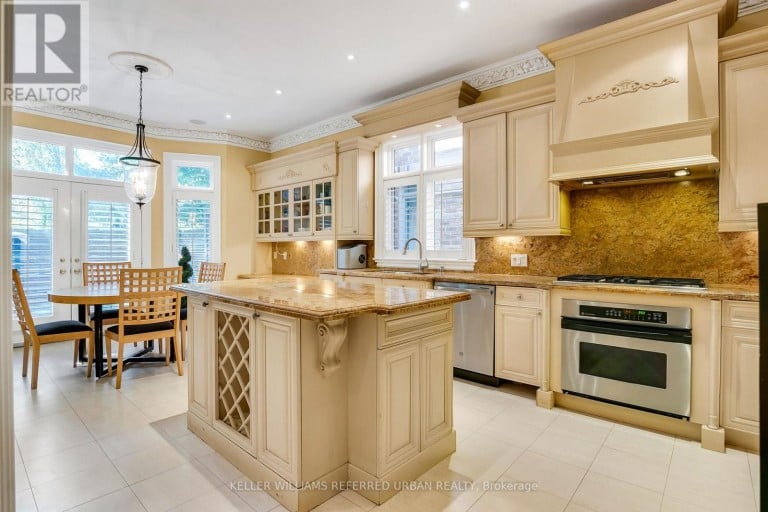 45 MATHERSFIELD DRIVE, Toronto (Rosedale-Moore Park), Ontario, M4W3W4