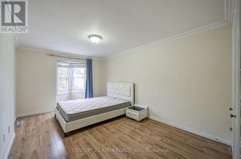 1 GRASS MEADOWAY, Toronto (Hillcrest Village), Ontario, M2H2V4