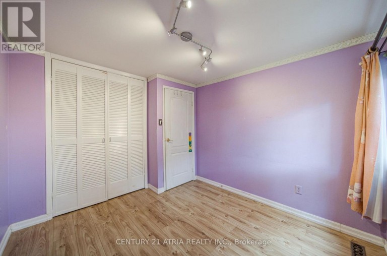 1 GRASS MEADOWAY, Toronto (Hillcrest Village), Ontario, M2H2V4