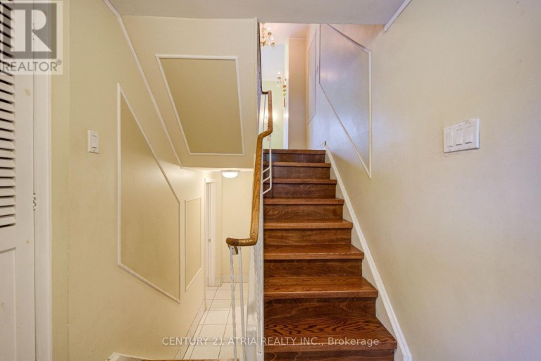 1 GRASS MEADOWAY, Toronto (Hillcrest Village), Ontario, M2H2V4