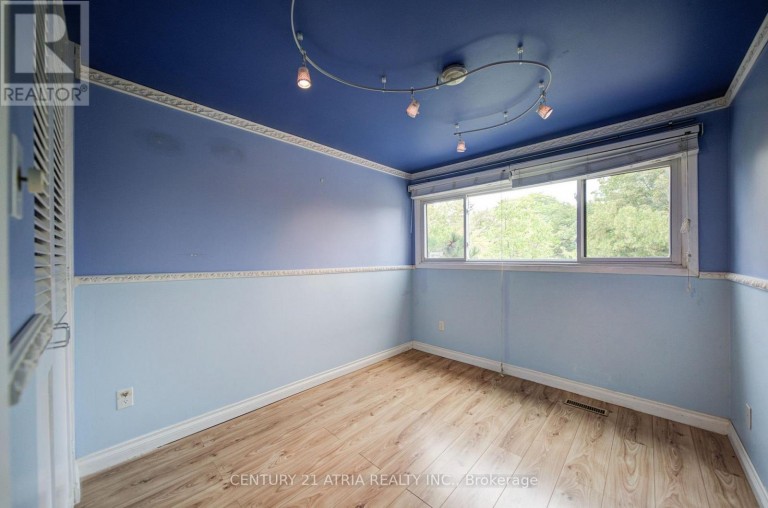 1 GRASS MEADOWAY, Toronto (Hillcrest Village), Ontario, M2H2V4