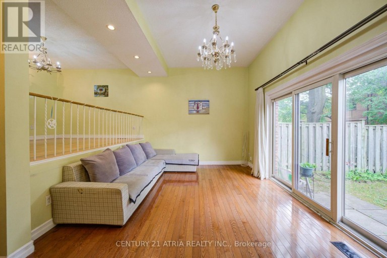 1 GRASS MEADOWAY, Toronto (Hillcrest Village), Ontario, M2H2V4